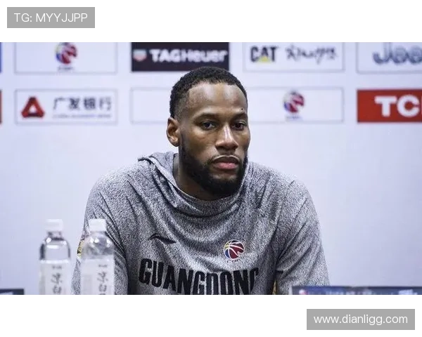 威姆斯走进孟菲斯黑人街区用真诚和努力赢得社区的信任与尊重