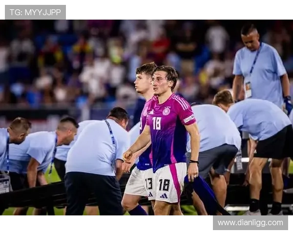 门兴主帅:少一人作战超80分钟 盡顯球員堅韌拼搏精神我為之自豪 门兴主帅:少一人作战超80分钟 盡顯球員堅韌拼搏精神我為之自豪